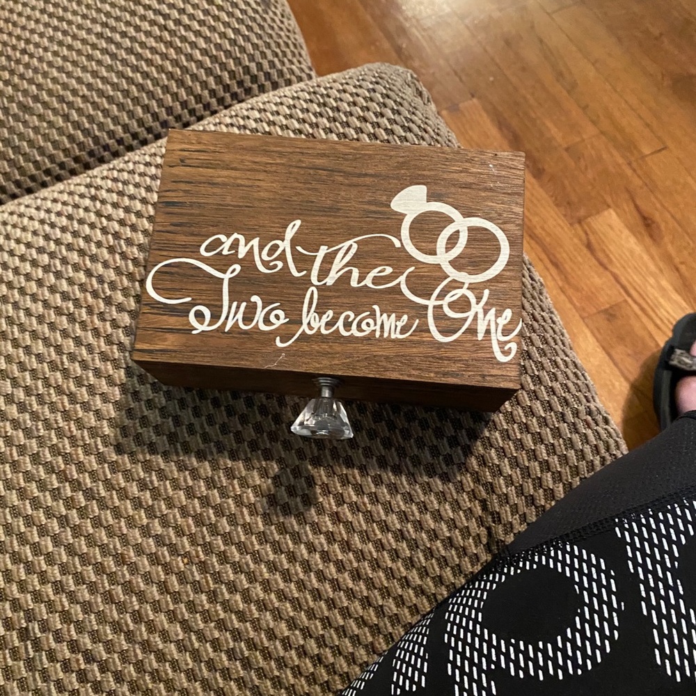 Ring box - Picture 3 of 3